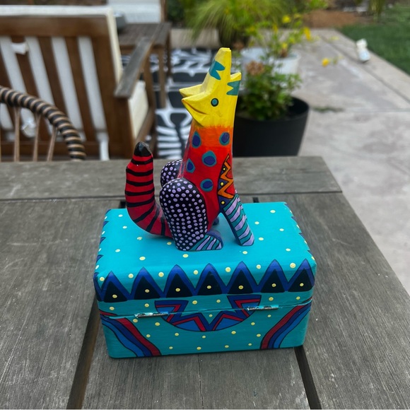 Mexican Folk Art Alebrije Coyote Hand Painted Wood Carved Trinket Box - Picture 5 of 10